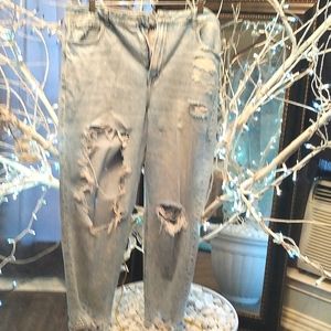 American Eagle classic,cute and comfy,mom jean size 18 blue denim, good feel